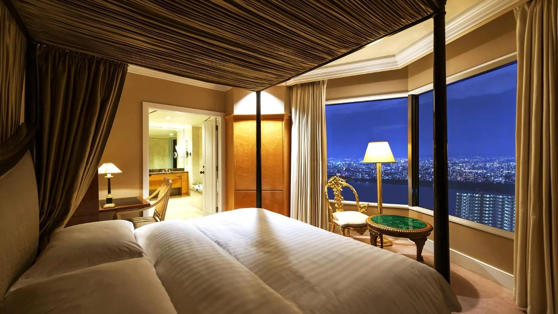 Hotel Hankyu International Osaka 5*,  Japan