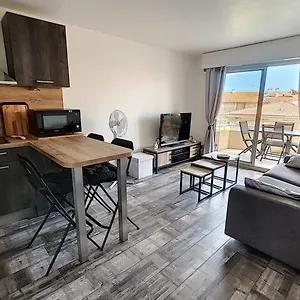  Apartment Jl Port France